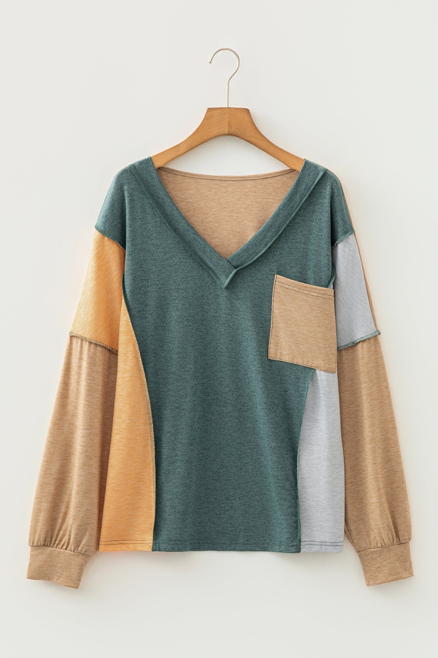 Four Leaf Clover Exposed Stitching Colorblock V Neck Long Sleeve Top